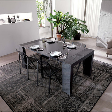 Collection de tables convertibles