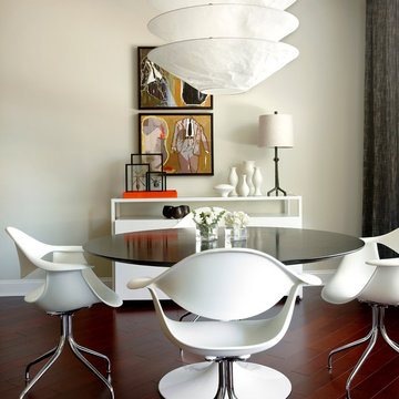 Mid-Century Pied a Terre