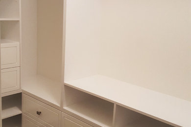 Minimalist closet photo in Toronto