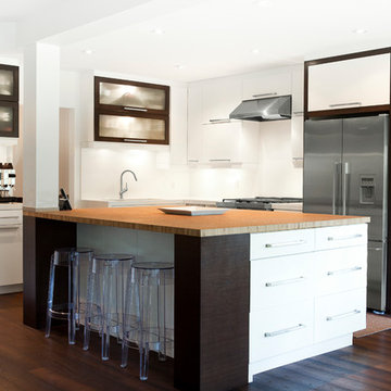 High Gloss Kitchen with Bamboo Counter