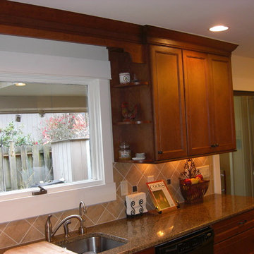 Medallion Silverline Maple Kitchen cabinets
