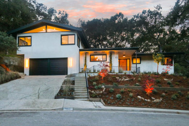 This is an example of a midcentury exterior in Los Angeles.