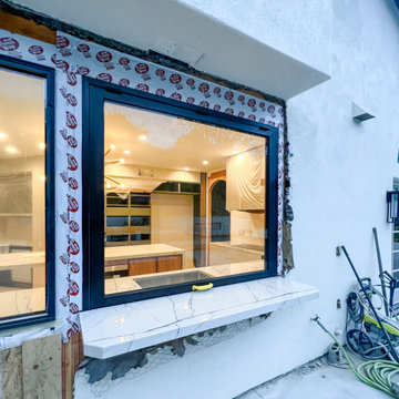 ActivWall Gas-Strut Windows