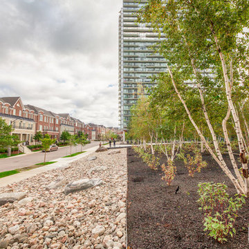 Condominium Courtyard Video Tour - Greater Toronto Area