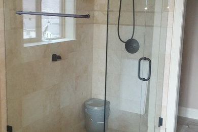 ソルトレイクシティにあるトラディショナルスタイルのおしゃれな浴室の写真