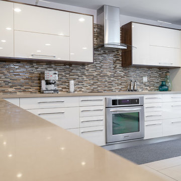 Beige high-gloss kitchen in Toronto