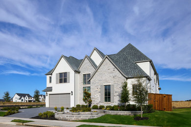 Inspiration for a transitional exterior home remodel in Dallas