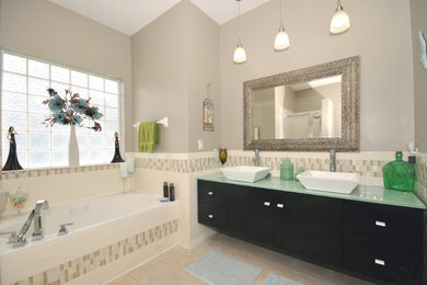 Bathroom - contemporary bathroom idea in Orlando