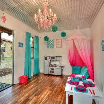 Rustic Ranch Combines Old and New
