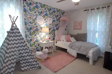Transitional home design photo in Miami