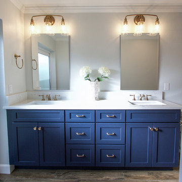 Coastal Master Bathroom in St. Petersburg