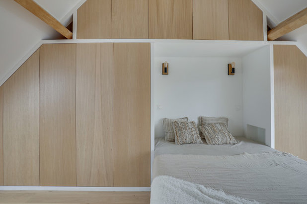 Scandinavian Bedroom by Atelier Nyood