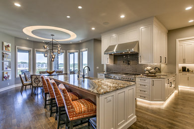 Kitchen - contemporary kitchen idea in Omaha