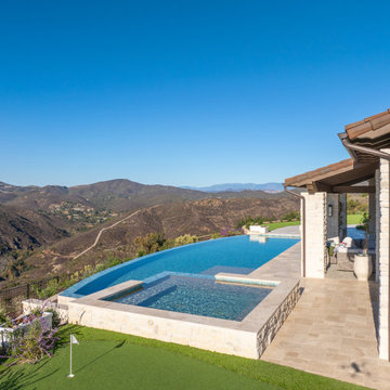 Seamless Indoor-Outdoor Living: A Home Designed for Entertaining and Privacy