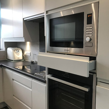 Matt Handleless Kitchen in Dove Grey