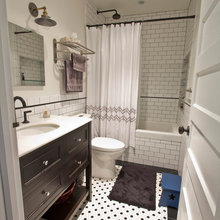 Lake Cowichan Bathroom Guest