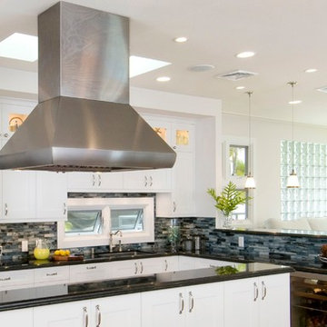 Lunada Bay Sumie 1" x 4" glass backsplash