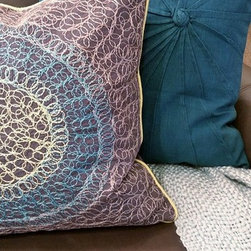 BES Lighting - Decorative Pillows