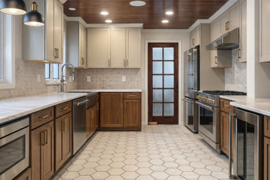 Inspiration for a transitional kitchen remodel in Detroit