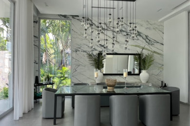 Dining room - dining room idea in Miami