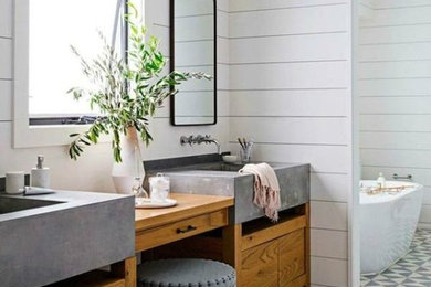 Inspiration for a country bathroom in Brisbane.