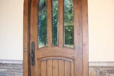 Example of a classic entryway design in Charlotte