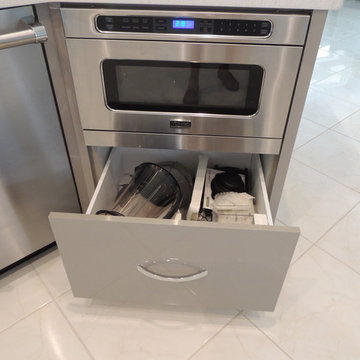 CONTEMPORARY KITCHENS