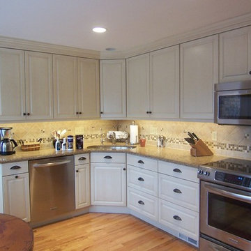 Traditional White Kitchen Remodel in Montgomery, OH