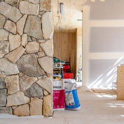 Berwick Irregular Mixed Sandstone Cladding - Rodd & Gunn Brisbane Project - Wall Cladding & Stone Veneer