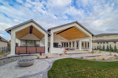 Example of a minimalist patio design in Boise