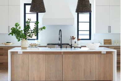 Example of a transitional kitchen design in Dallas