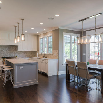 Modern Kitchen and Breakfast Area