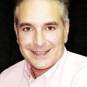Nick Renesiss foto