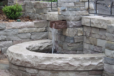 Design ideas for a traditional landscaping in Other.