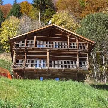 Fronte della casa verso la valle