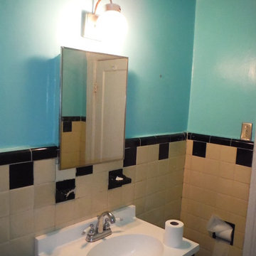 Vintage Bathroom Reomdel Before Photo