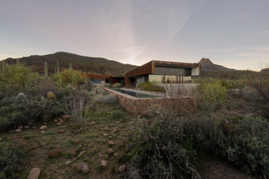 Urban home design photo in Phoenix