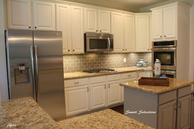Example of a transitional kitchen design in Houston