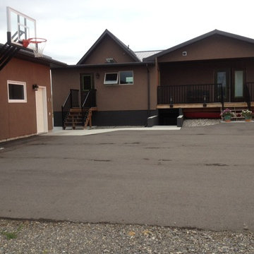 Debby B's Pro Dunk Silver Basketball System on a 33x26 in Lundbreck, XX