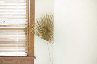 Entryway - contemporary entryway idea in Los Angeles