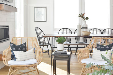 Inspiration for a mid-century modern dining room remodel in Seattle