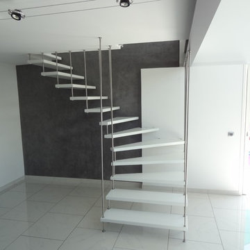 Escalier Suspendu laqué blanc