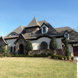 Idéer för ett mycket stort eklektiskt brunt stenhus, med tre eller fler plan