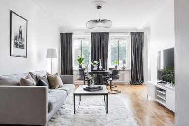 This is an example of a transitional living room in Gothenburg.