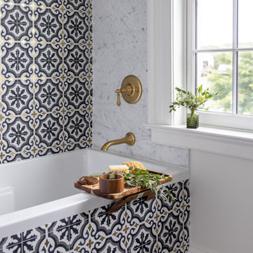 Elegant New England Primary Bathroom