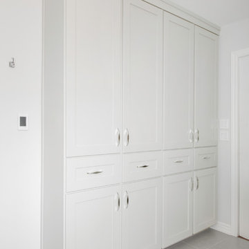 Bathroom storage cabinet