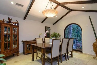 Dining room - dining room idea in Los Angeles