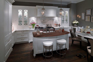 Elegant kitchen photo in New York