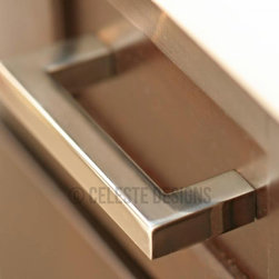 Square Bar Pulls by Celeste Designs on Mahogany Cabinet - キャビネット用バーハンドル