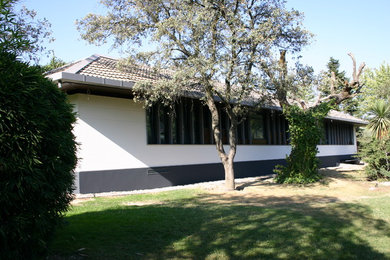 Farmhouse exterior home photo in Madrid